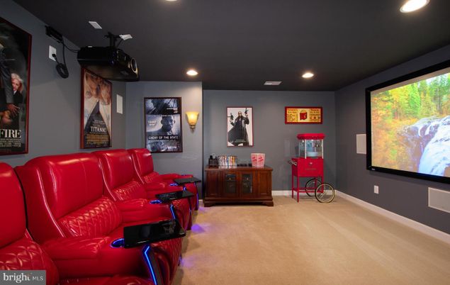 Interior, Projection Screen, Recessed Lighting, Theatre Room