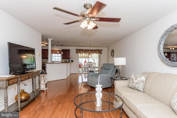 Interior, Kitchen, Living room, Pendant Lights, Wood Texture Flooring