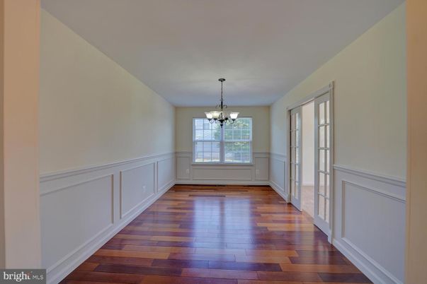 Chandelier, Empty room, Interior, Wood Texture Flooring