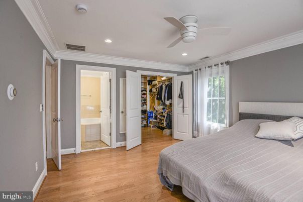 Bathroom, Bedroom, Interior, Recessed Lighting, Wood Texture Flooring