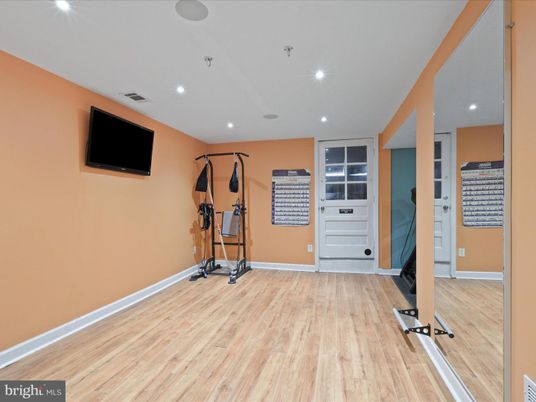 Fitness Equipment, Interior, Recessed Lighting, Wood Texture Flooring