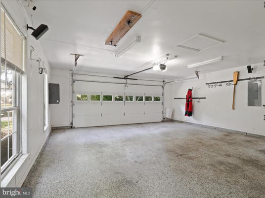 Garage, Interior