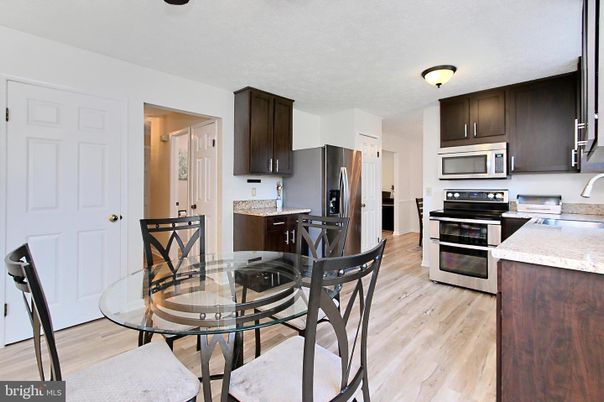 Dining room, Interior, Kitchen, Stainless Steel Appliances, Wood Texture Flooring
