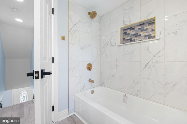 Bathroom, Interior, Marble Walls, Recessed Lighting