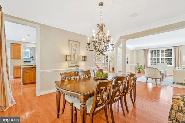 Chandelier, Dining room, Interior, Living room, Pendant Lights, Wood Texture Flooring