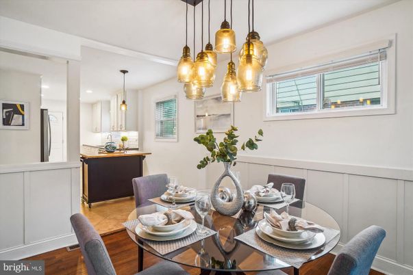 Dining room, Interior, Kitchen, Pendant Lights, Recessed Lighting, Wood Texture Flooring