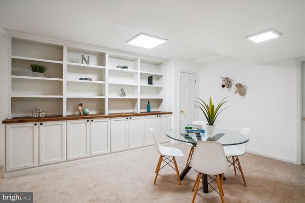 Dining room, Interior, Recessed Lighting