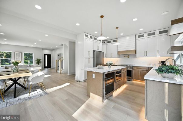Dining room, Interior, Kitchen, Pendant Lights, Recessed Lighting, Stainless Steel Appliances, Wood Texture Flooring
