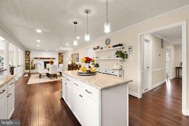 Dining room, Interior, Kitchen, Pendant Lights, Recessed Lighting, Wood Texture Flooring