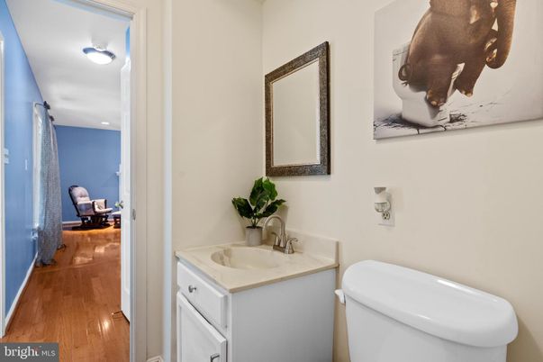 Bathroom, Interior, Recessed Lighting, Wood Texture Flooring