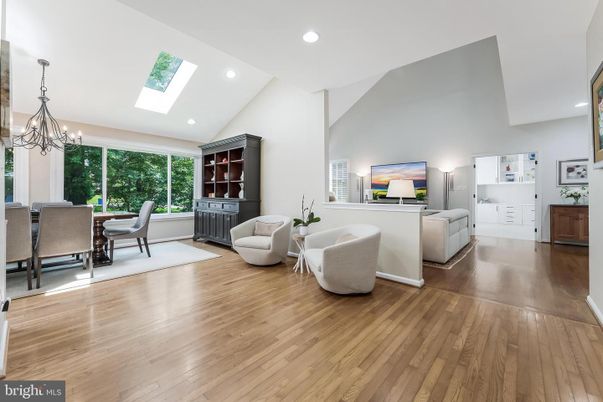 Chandelier, Dining room, Interior, Living room, Recessed Lighting, Wood Texture Flooring