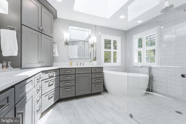 Bathroom, Dual Sink Vanities, Free Standing Baths, Interior, Recessed Lighting
