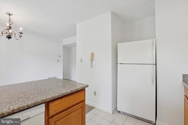 Chandelier, Interior, Kitchen
