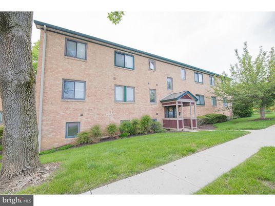 Backyard, Exterior, Facade, Brick Facade, Georgian