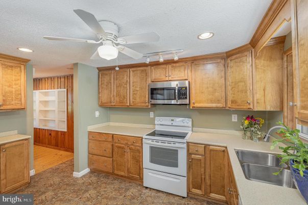 Interior, Kitchen, Recessed Lighting, Wood Texture Flooring