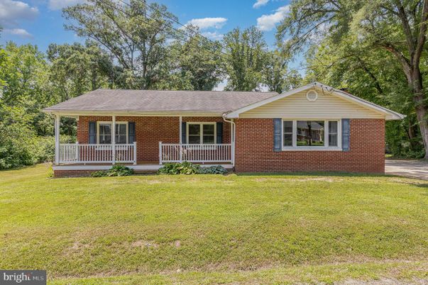 Exterior, Facade, Brick Facade, Ranch