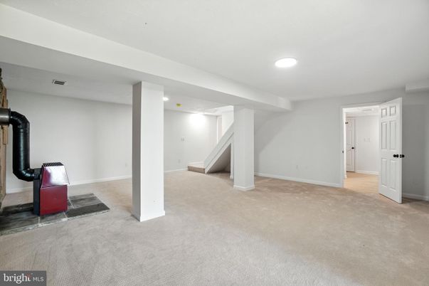 Empty room, Fitness Equipment, Interior, Recessed Lighting
