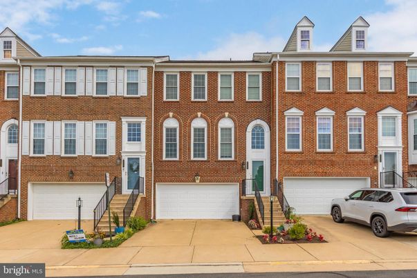 Attached, Exterior, Facade, Brick Facade, Rowhouse