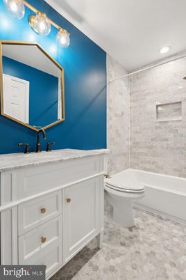Bathroom, Interior, Recessed Lighting