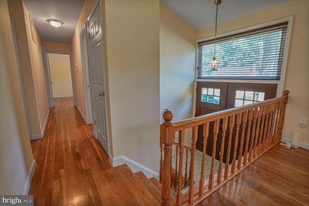 Interior, Pendant Lights, Wood Texture Flooring