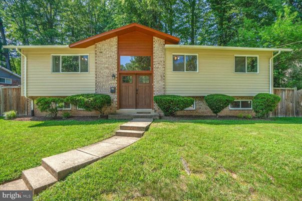 Exterior, Facade, Brick Facade, Raised Ranch