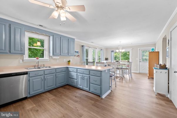 Chandelier, Dining room, Interior, Kitchen, Pendant Lights, Wood Texture Flooring