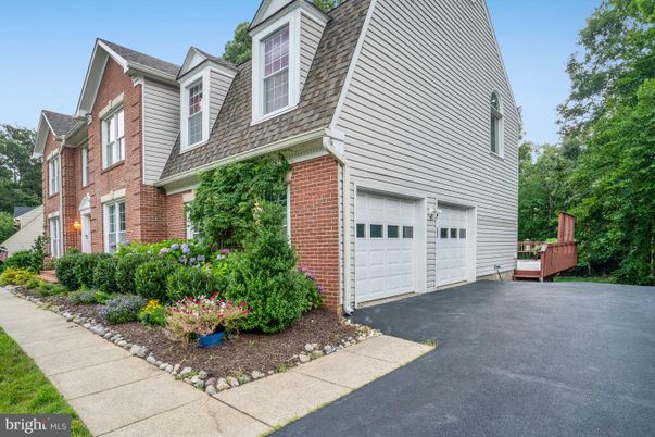 Attached, Exterior, Facade, Brick Facade, Cape Cod
