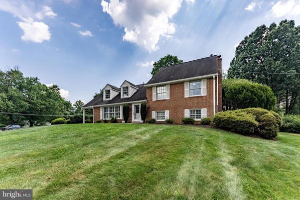 Backyard, Exterior, Facade, Brick Facade, Georgian