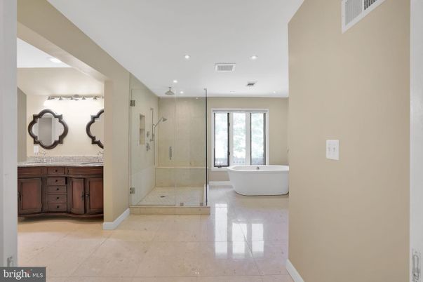 Bathroom, Free Standing Baths, Glass Shower, Interior, Recessed Lighting