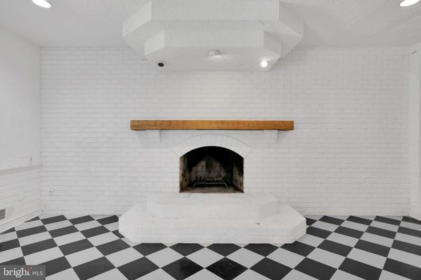 Fireplace, Interior, Recessed Lighting