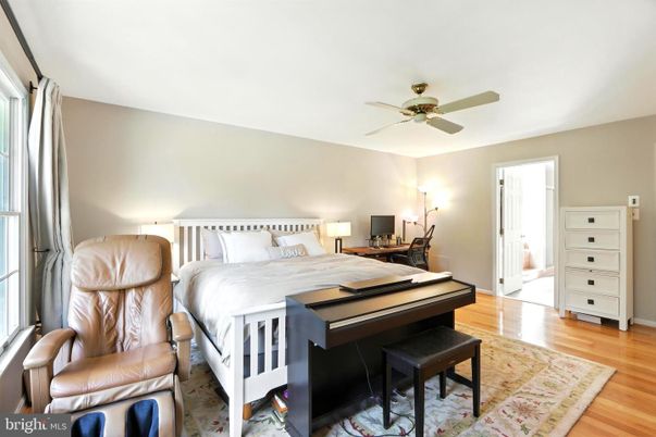 Bedroom, Interior, Piano, Wood Texture Flooring