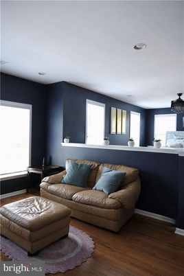 Interior, Living room, Pendant Lights, Recessed Lighting, Wood Texture Flooring