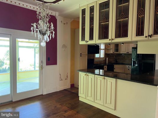 Chandelier, Interior, Kitchen, Wood Texture Flooring