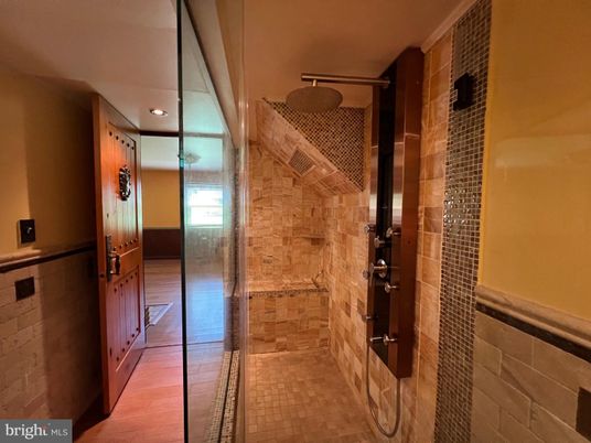 Bathroom, Interior, Recessed Lighting, Wood Texture Flooring