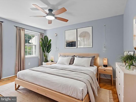 Bedroom, Interior, Pendant Lights, Wood Texture Flooring