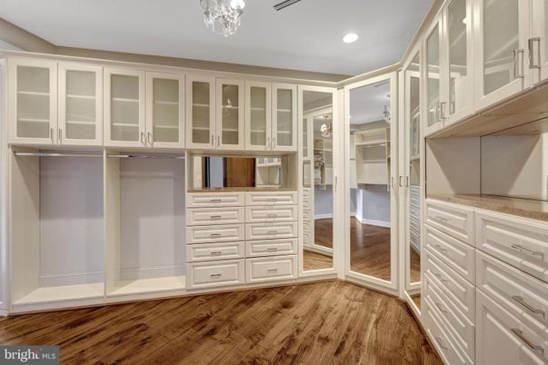 Interior, Recessed Lighting, Walk-in Closets, Wood Texture Flooring