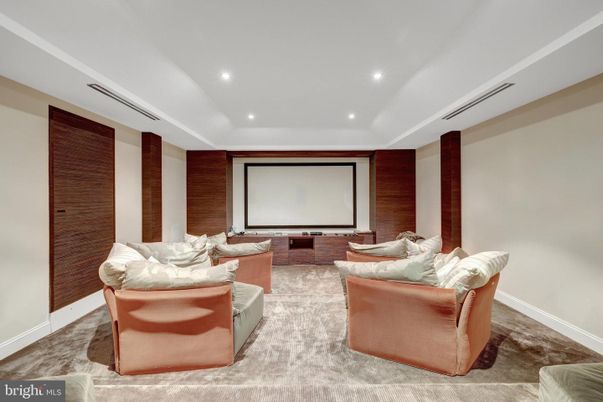 Interior, Projection Screen, Recessed Lighting, Theatre Room