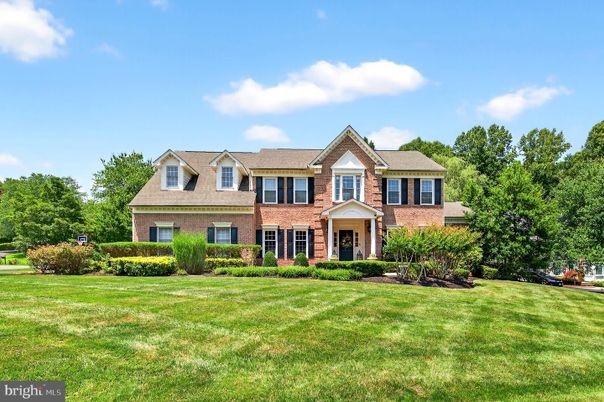 Backyard, Exterior, Facade, Brick Facade, Georgian