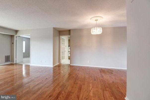 Chandelier, Empty room, Interior, Wood Texture Flooring