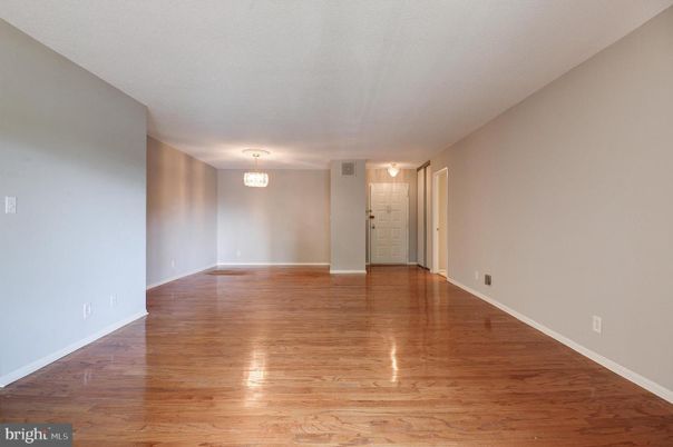 Chandelier, Empty room, Interior, Wood Texture Flooring