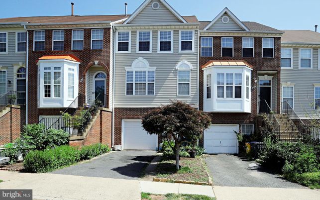 Attached, Exterior, Facade, Brick Facade, Rowhouse