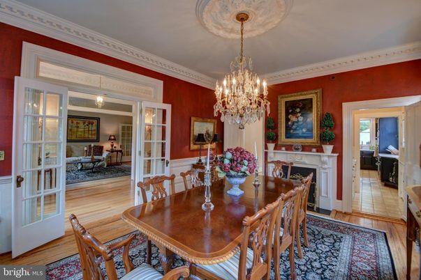 Chandelier, Dining room, Fireplace, Interior, Wood Texture Flooring