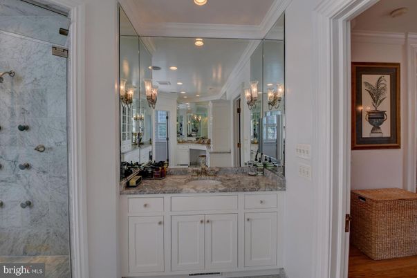 Bathroom, Interior, Marble Walls, Recessed Lighting