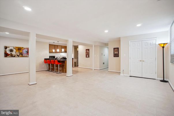 Dining room, Interior, Pendant Lights, Recessed Lighting