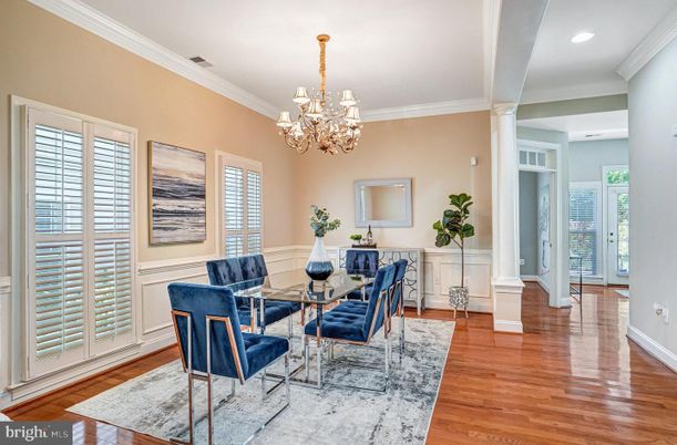 Chandelier, Dining room, Interior, Recessed Lighting, Wood Texture Flooring
