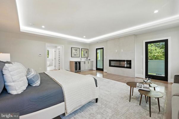 Bedroom, Fireplace, Interior, Recessed Lighting, Wood Texture Flooring