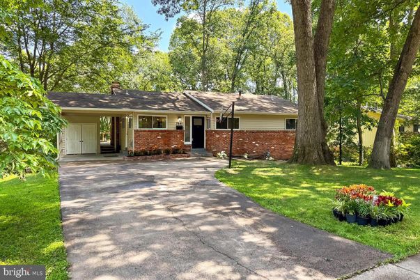Exterior, Facade, Brick Facade, Ranch