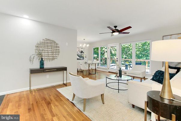 Chandelier, Dining room, Interior, Living room, Pendant Lights, Recessed Lighting, Wood Texture Flooring