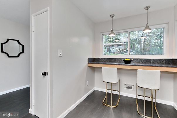 Interior, Pendant Lights, Wood Texture Flooring