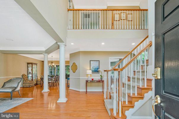 Chandelier, Dining room, Interior, Recessed Lighting, Wood Texture Flooring